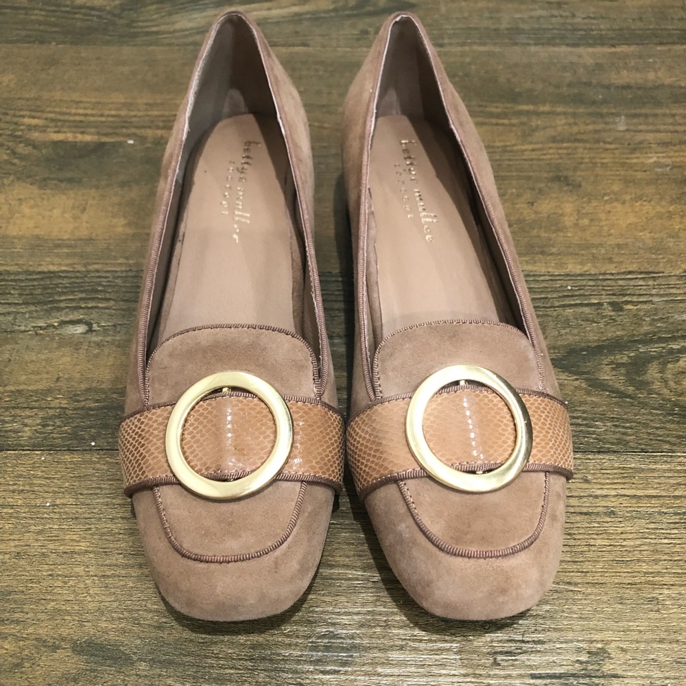 Bettye Muller Camel Suede Garbo Loafers Sz.‎ 7.5
